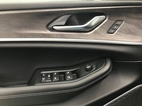 New 2025 Jeep Grand Cherokee Limited 4xe image 8