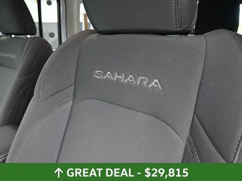 Used 2023 Jeep Wrangler Unlimited Sahara AWD/4WD image 19