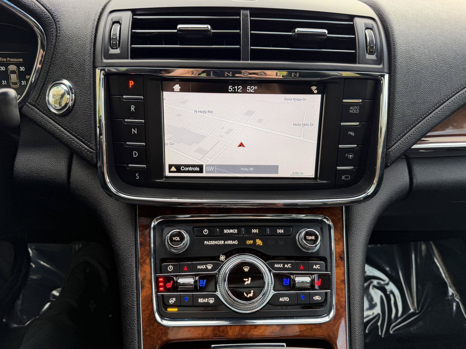 Used 2019 Lincoln Continental Reserve AWD/4WD image 16