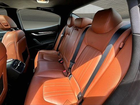 Used 2015 Maserati Ghibli RWD image 22