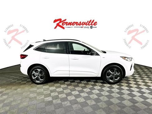 Used 2023 Ford Escape ST-Line w/ Tech Pack #1 image 8