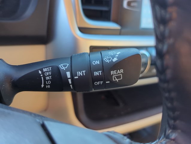 Used 2017 Toyota Highlander Plus w/ Carpet Mat Package AWD/4WD image 17