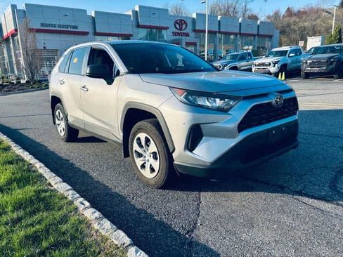 Certified 2022 Toyota RAV4 LE image 2