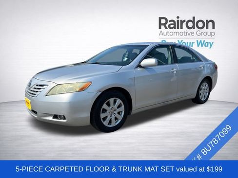 Used 2008 Toyota Camry XLE w/ Leather Pkg FWD image 3