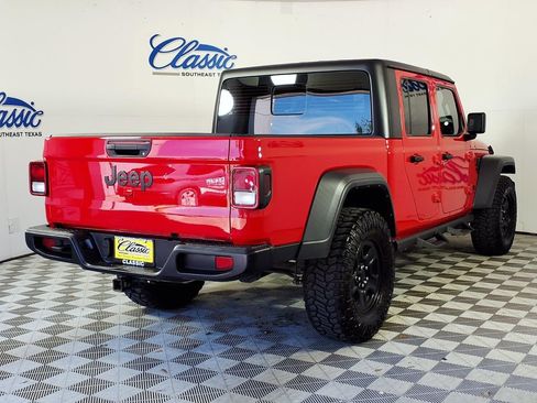 Used 2024 Jeep Gladiator Sport AWD/4WD image 7