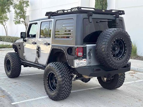 Used 2016 Jeep Wrangler Unlimited Rubicon AWD/4WD image 5