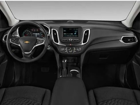 Used 2018 Chevrolet Equinox LT FWD image 4