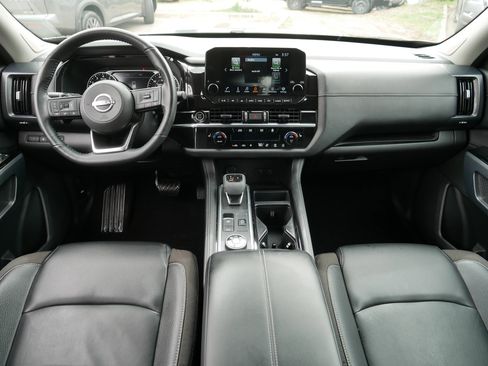 Certified 2023 Nissan Pathfinder SL w/ SL Premium Package AWD/4WD image 10
