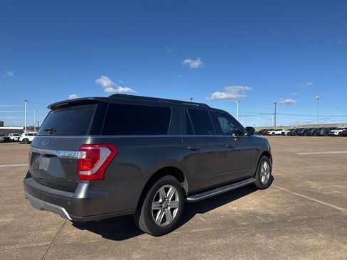 Used 2018 Ford Expedition Max XLT w/ Equipment Group 202A image 11