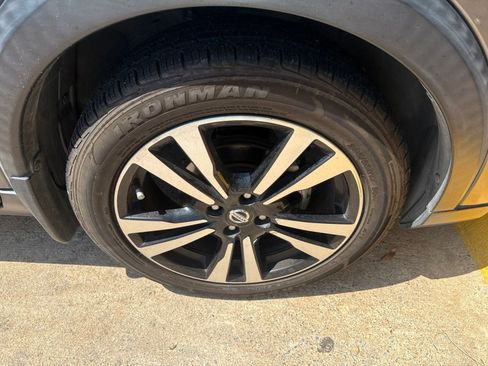 Used 2019 Nissan Kicks SV FWD image 9