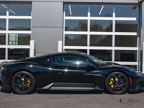 Used 2022 Maserati MC20 Coupe image 8