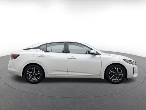 Used 2025 Nissan Sentra SV FWD image 10