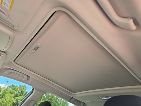 Used 2022 Subaru Forester Premium AWD/4WD image 17