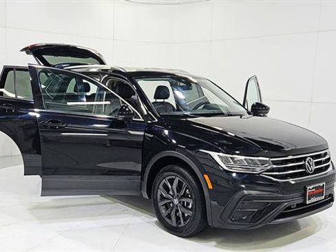 Used 2024 Volkswagen Tiguan SE FWD image 29