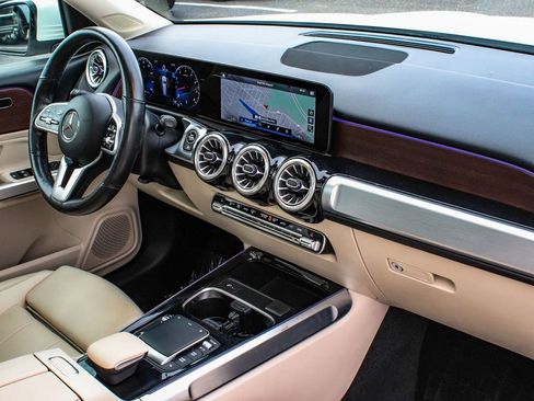 Used 2022 Mercedes-Benz GLB 250 GLB 250 image 44