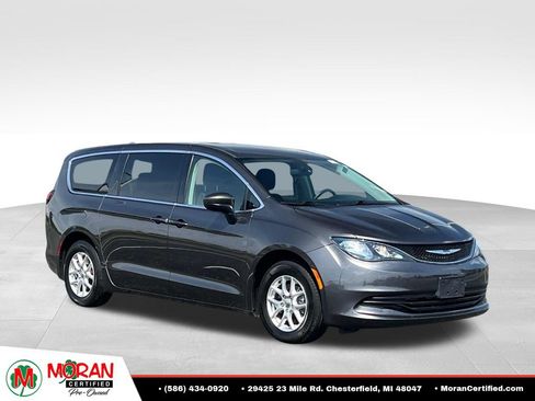 Used 2020 Chrysler Voyager LX FWD image 7