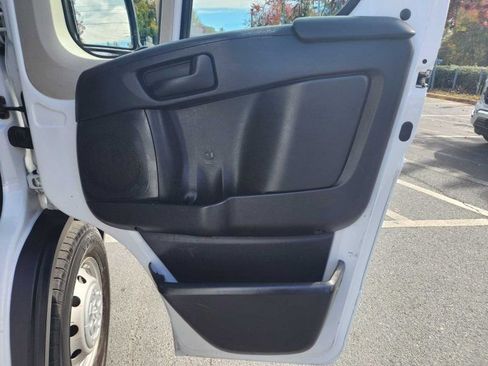 Used 2020 RAM ProMaster 2500 w/ Interior Convenience Group image 11