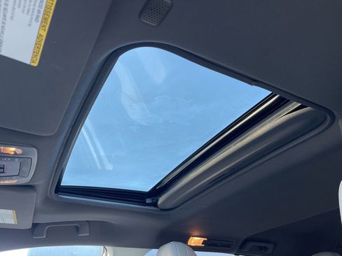 Used 2023 Toyota Sienna XSE image 19