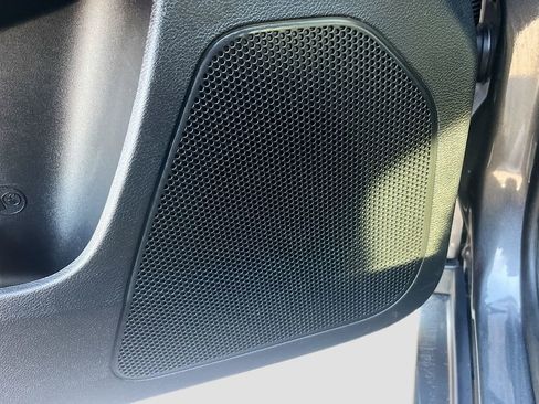 Used 2022 Jeep Cherokee Trailhawk image 18