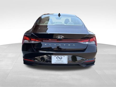 Used 2023 Hyundai Elantra SEL FWD image 6