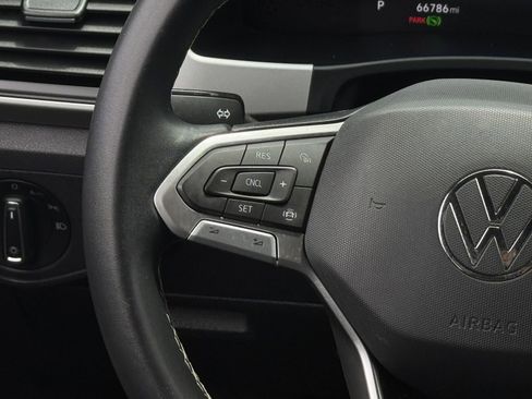 Used 2023 Volkswagen Atlas Cross Sport SE FWD image 17