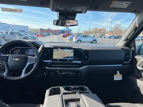 New 2026 Chevrolet Silverado 1500 LT w/ Z71 Off-Road Package image 9