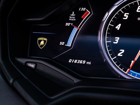 Used 2017 Lamborghini Huracan LP 610-4 AWD/4WD image 39