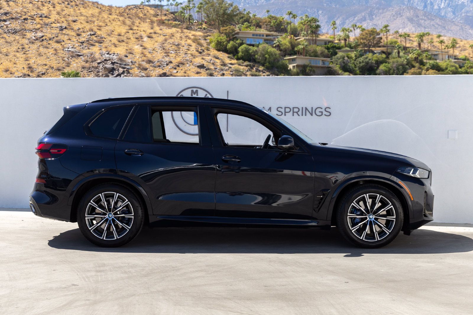 Certified 2024 BMW X5 xDrive50e w/ M Sport Package AWD/4WD image 6