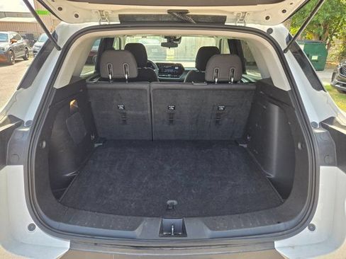 Used 2025 Chevrolet TrailBlazer LT AWD/4WD image 7