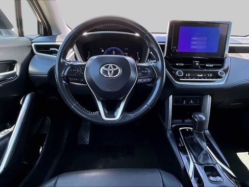 Used 2024 Toyota Corolla Cross XLE FWD image 6