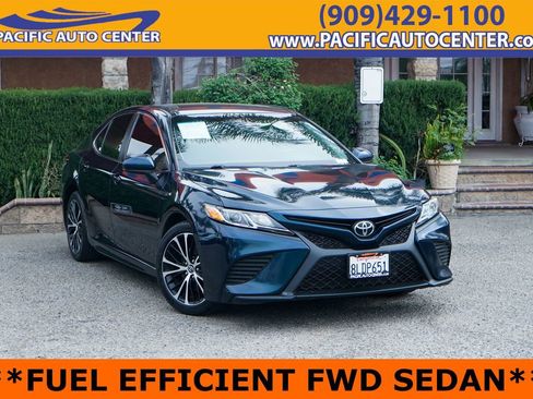 Used 2019 Toyota Camry SE w/ Carpet Mat Package FWD image 1