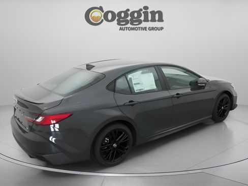 New 2026 Toyota Camry SE FWD image 18