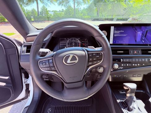 Certified 2024 Lexus ES 350 w/ Premium Package FWD image 19