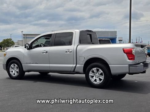 Used 2019 Nissan Titan SV RWD image 5