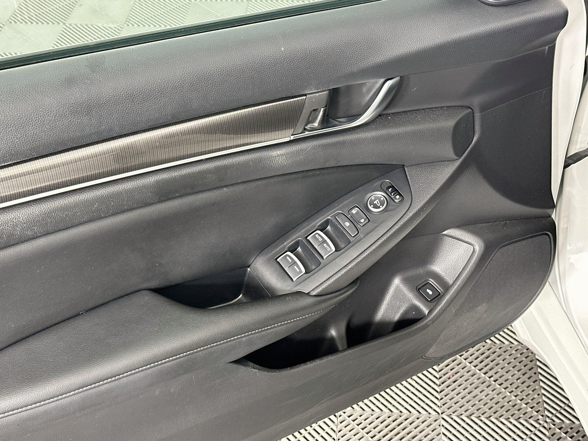 Used 2019 Honda Accord Sport image 15