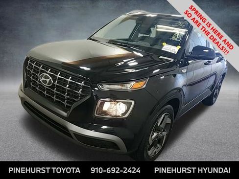 Used 2025 Hyundai Venue SEL image 1
