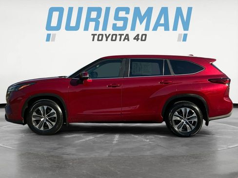 Used 2023 Toyota Highlander XLE image 1