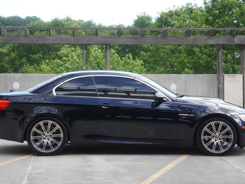 Used 2011 BMW M3 Convertible RWD image 17