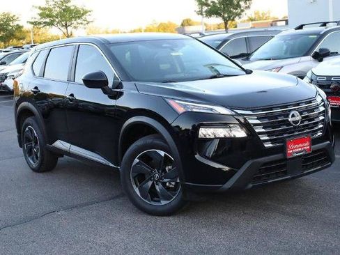 Certified 2025 Nissan Rogue SV AWD/4WD image 2