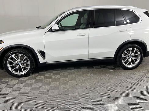 Used 2024 BMW X5 xDrive40i AWD/4WD image 12