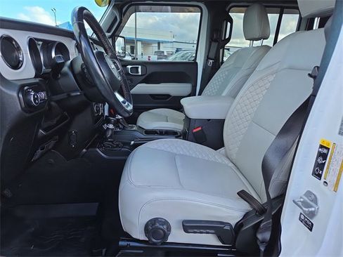 Used 2021 Jeep Gladiator Overland image 10