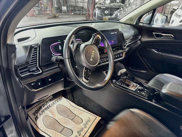 Used 2025 Kia Sportage EX AWD/4WD image 9