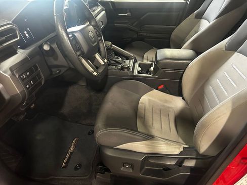 Used 2024 Toyota Tacoma TRD Off-Road image 5