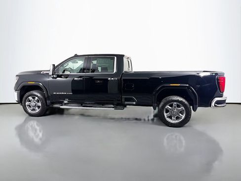 New 2025 GMC Sierra 3500 SLT w/ SLT Premium Package image 4
