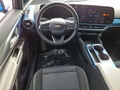 Used 2024 Chevrolet Equinox EV LT FWD image 11