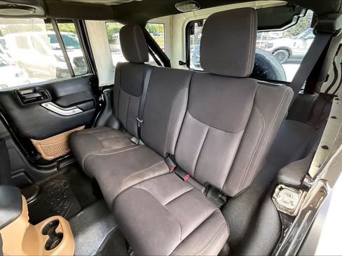 Used 2013 Jeep Wrangler Unlimited Sahara w/ Connectivity Group AWD/4WD image 29