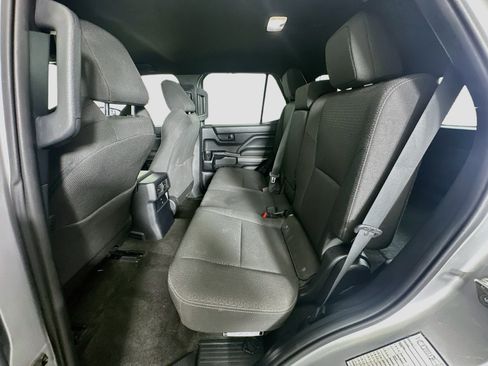 Used 2025 Toyota 4Runner SR5 AWD/4WD image 27