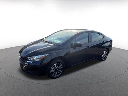 Used 2025 Nissan Versa SV image 8