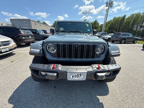 Used 2025 Jeep Wrangler Unlimited Rubicon AWD/4WD image 8
