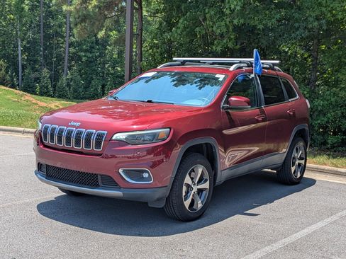 Used 2019 Jeep Cherokee Limited AWD/4WD image 6